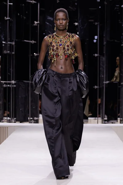 Look 49